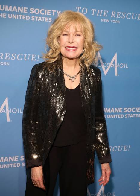 Loretta Swit photo